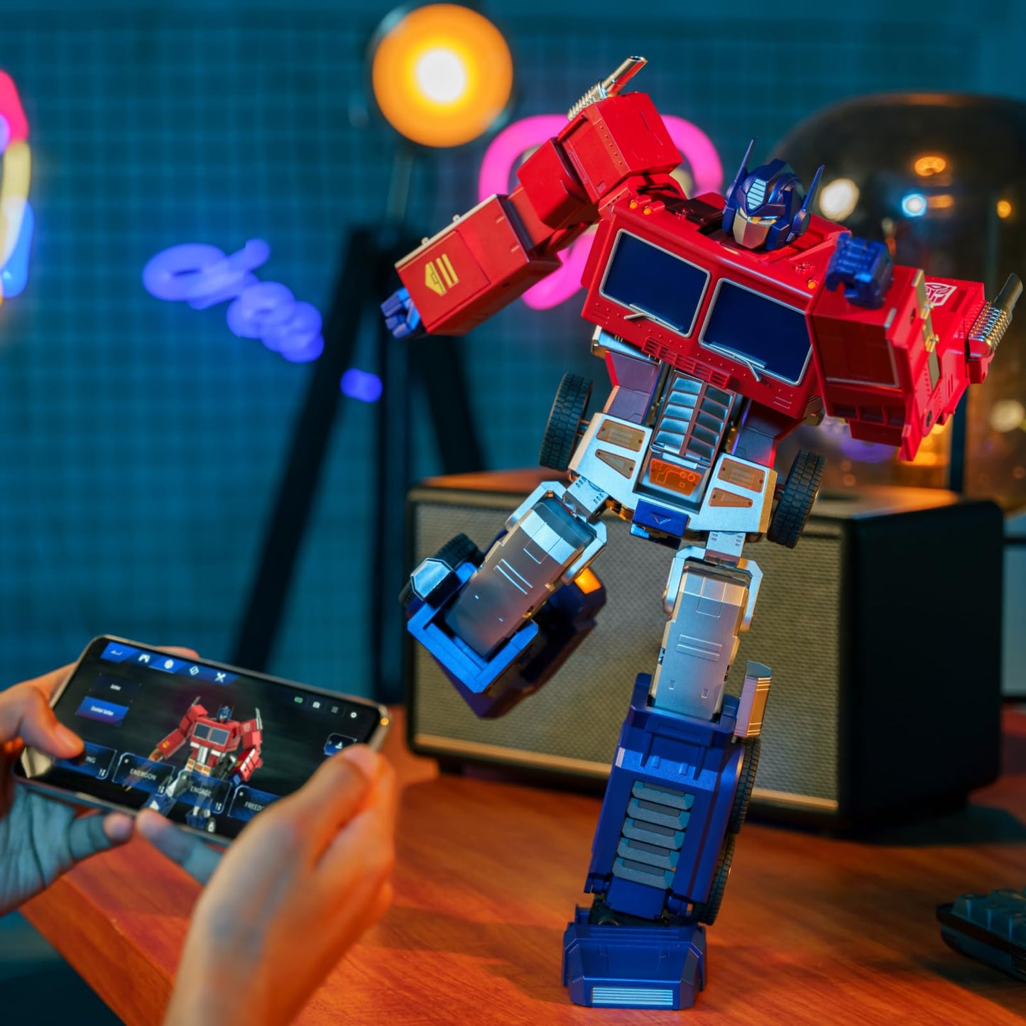 Robosen Optimus Prime Elite - Auto-Converting Programmable Transformer Robot Toy, for Transformers Fans and Enthusiasts, 16 Inc